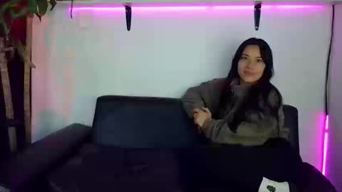 Snapshot of mariaa_paulaa chatting on 09/09/25, 01:21 Maria Paula online show from 09/09/25, 01:21