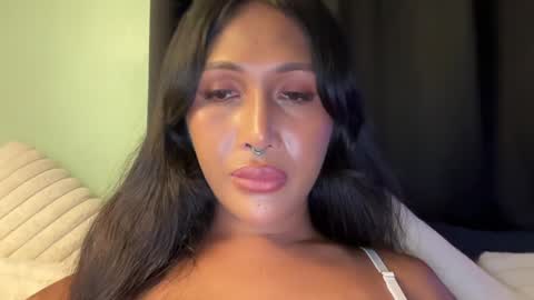 Snapshot of mariafatale_00 chatting on 12/11/24, 05:15 Maria online show from 12/11/24, 05:15