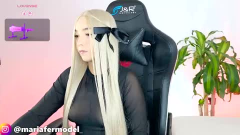 Maria Fer online show from 10/15/25, 07:03