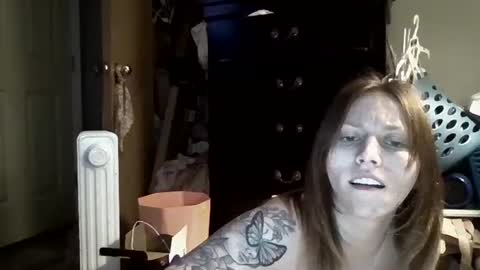 Snapshot of mariamaybe24 chatting on 12/18/24, 06:32 Mariah online show from 12/18/24, 06:32
