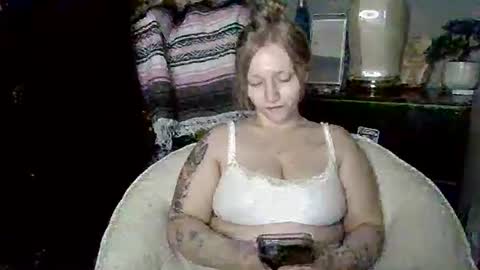 Snapshot of mariamaybe24 chatting on 02/26/25, 04:14 Mariah online show from 02/26/25, 04:14