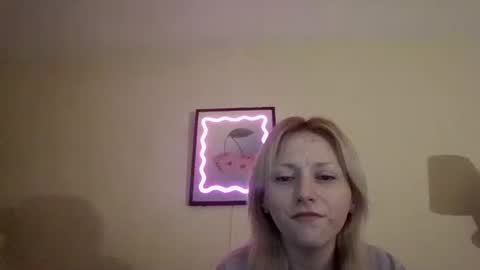 Snapshot of mariamaybe24 chatting on 12/04/25, 10:46 Mariah online show from 12/04/25, 10:46