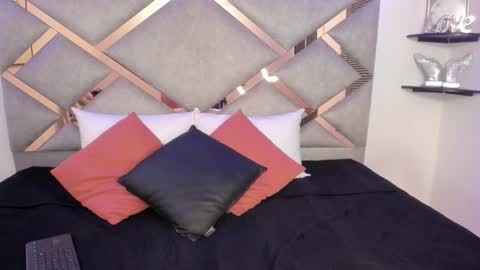 Marian online show from 03/02/25, 02:41