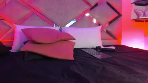 Marian online show from 03/11/25, 09:02