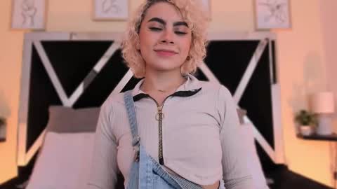 Marian online show from 09/11/25, 02:44