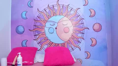 mariana_16_ online show from 11/18/25, 08:35