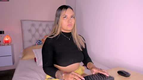 Mariana Roe online show from 01/20/25, 12:57