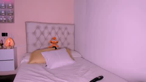 Mariana Roe online show from 03/12/25, 12:53