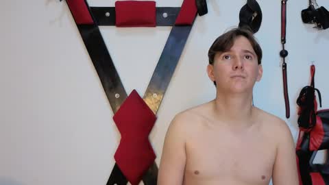 Snapshot of mariana_and_ronny chatting on 04/13/26, 09:42 Mariana and Ronny online show from 04/13/26, 09:42