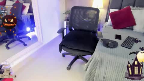 Mar y online show from 10/17/25, 03:03