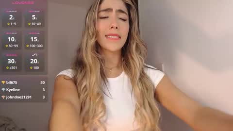 Mariana online show from 11/10/25, 01:04