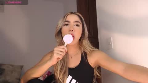 Mariana online show from 01/12/26, 06:13