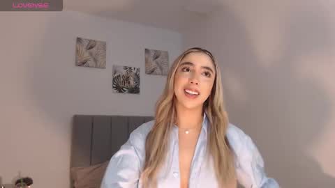 Mariana online show from 03/30/26, 01:39