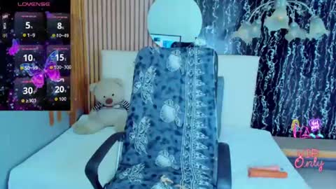 Snapshot of mariana_galviz chatting on 07/04/26, 12:17 Mariana online show from 07/04/26, 12:17