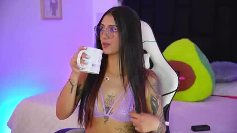 Mariana  online show from 03/11/26, 07:31