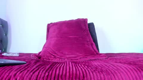 Mariana Preciado online show from 02/07/25, 06:02