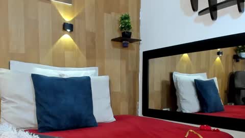 Snapshot of marianaa_aangel chatting on 10/03/25, 07:11 Mariana Angel online show from 10/03/25, 07:11