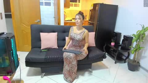 Snapshot of marianagomez__ chatting on 04/27/26, 10:24 Mariana online show from 04/27/26, 10:24