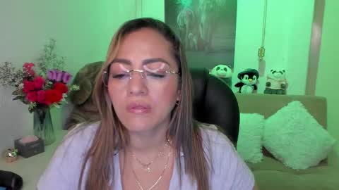 Mariana Lopez online show from 02/25/25, 06:25