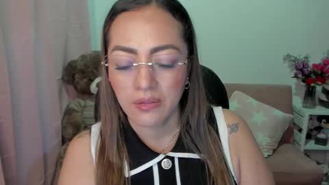 Mariana Lopez online show from 03/11/25, 03:16