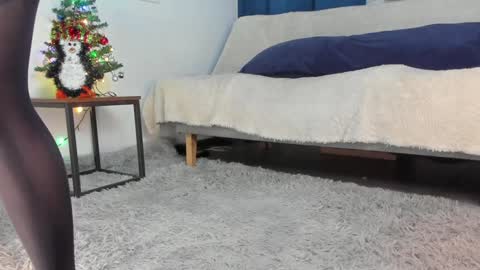 Mariana Vargas online show from 12/10/24, 01:33