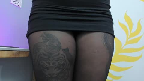 Mariana Vargas online show from 10/10/25, 12:42