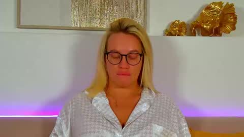 Maria online show from 03/22/26, 06:22