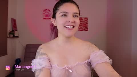 Snapshot of mariangeel_ chatting on 10/24/25, 12:30 mariangeel_ online show from 10/24/25, 12:30