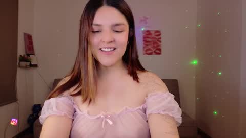 Snapshot of mariangeel_ chatting on 01/10/26, 01:07 mariangeel_ online show from 01/10/26, 01:07
