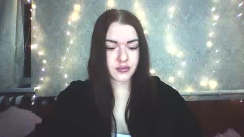 Snapshot of mariangloom chatting on 04/25/26, 10:18 mariangloom online show from 04/25/26, 10:18