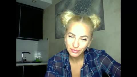 Snapshot of marianna1977 chatting on 10/10/25, 08:08 marianna1977 online show from 10/10/25, 08:08