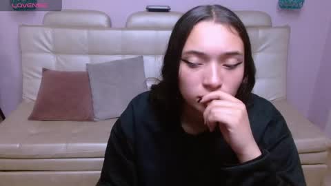 Snapshot of marianne_cam chatting on 04/16/26, 02:07 marianne_cam online show from 04/16/26, 02:07