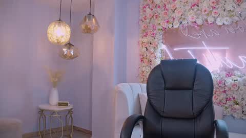 Snapshot of mariannelane1 chatting on 12/17/24, 09:16 Marianne online show from 12/17/24, 09:16