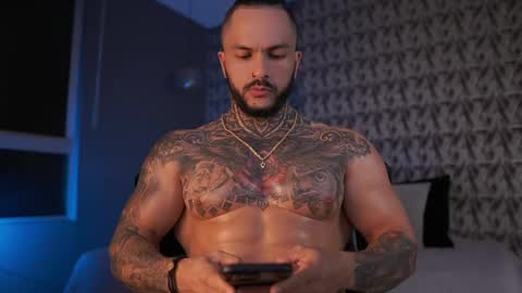 Snapshot of mariano_costa chatting on 01/05/25, 02:06 Mariano Costa online show from 01/05/25, 02:06