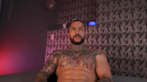 Snapshot of mariano_costa chatting on 02/21/25, 05:02 Mariano Costa online show from 02/21/25, 05:02