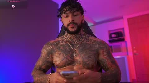 Snapshot of mariano_costa chatting on 10/05/25, 01:59 Mariano Costa online show from 10/05/25, 01:59