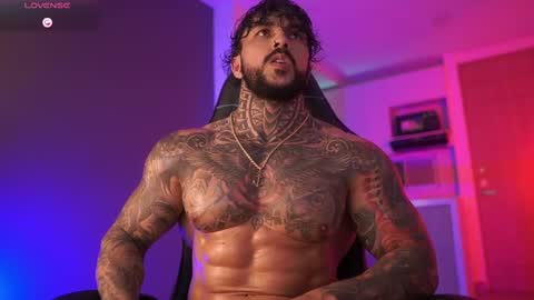 Snapshot of mariano_costa chatting on 10/22/25, 04:13 Mariano Costa online show from 10/22/25, 04:13