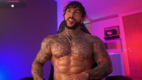 Snapshot of mariano_costa chatting on 10/26/25, 04:40 Mariano Costa online show from 10/26/25, 04:40