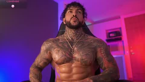 Snapshot of mariano_costa chatting on 10/28/25, 05:33 Mariano Costa online show from 10/28/25, 05:33