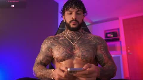 Snapshot of mariano_costa chatting on 11/02/25, 05:10 Mariano Costa online show from 11/02/25, 05:10