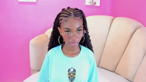 Snapshot of marianrosse chatting on 09/23/25, 08:34 marianrosse online show from 09/23/25, 08:34