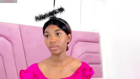 Snapshot of marianrosse chatting on 10/18/25, 07:36 marianrosse online show from 10/18/25, 07:36