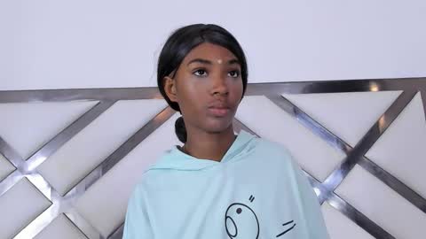 Snapshot of marianrosse chatting on 11/28/25, 05:37 marianrosse online show from 11/28/25, 05:37