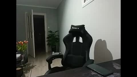 Snapshot of maribor5879 chatting on 02/18/25, 01:21 maribor5879 online show from 02/18/25, 01:21