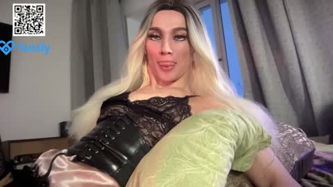 Mari online show from 01/14/25, 01:38