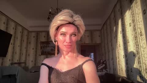 Mari online show from 02/05/25, 01:33