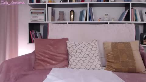 Snapshot of marie_antoinette62 chatting on 09/18/25, 06:15 Maria online show from 09/18/25, 06:15