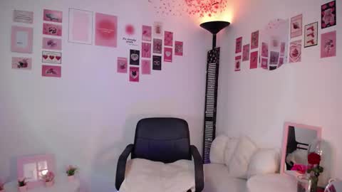 Nicolle online show from 02/26/26, 04:22