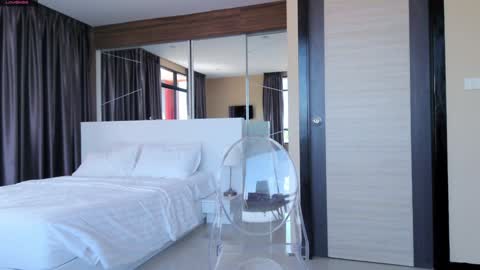 Marie online show from 01/09/25, 06:59