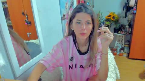 Marie   online show from 09/18/25, 05:53